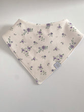 Cream Lilac Flowers - Dribble Bib