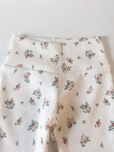Zion Ribbed White Floral Leggings