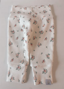 Zion Ribbed White Floral Leggings