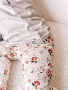 Vintage Cream Roses Leggings