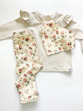 Vintage Cream Roses Leggings